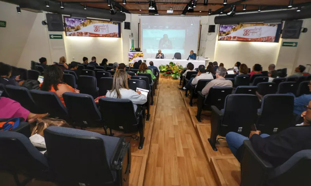 O subsecretário da Saúde do Estado da Bahia, Paulo Barbosa, participou, nesta quarta-feira (29), da reunião do Conselho Deliberativo