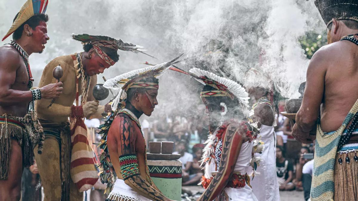Sob o olhar sensível do fotógrafo Pedro Nunes e curadoria de Uiler Costa, a exposição “Aragwaksã — A Grande Conquista do Território” 