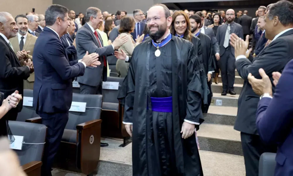 O desembargador Maurício Kertzman Szporer tomou posse, nesta quinta-feira (9), como presidente do Tribunal Regional Eleitoral da Bahia