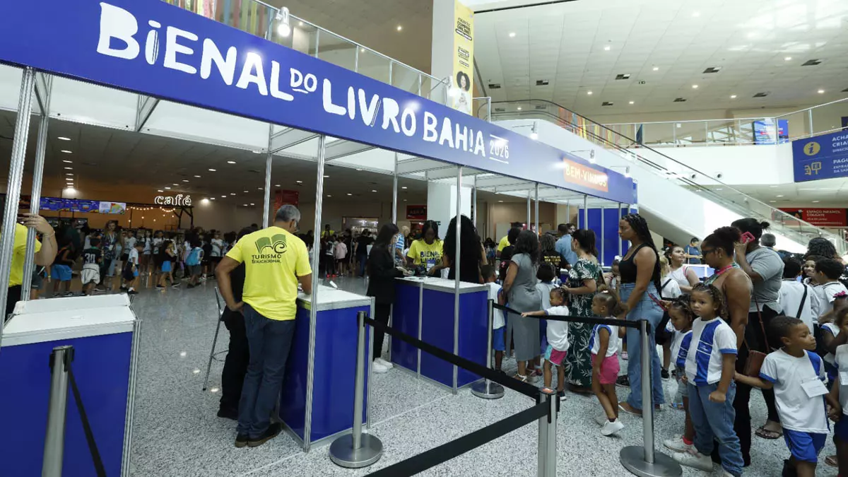 Um dos momentos mais aguardados pelos amantes da literatura está de volta. A Bienal do Livro Bahia 2026 teve início nesta quarta-feira (15)