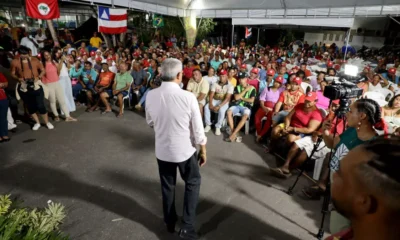 Representantes do Movimento dos Trabalhadores Rurais Sem Terra (MST), que realizaram uma caminhada de Feira de Santana até Salvador,