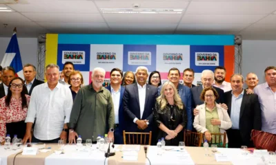 alinhamento político e administrativo do governo estadual. Em encontro que reuniu o governador Jerônimo Rodrigues (PT),