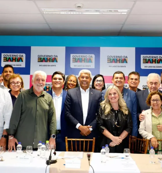 alinhamento político e administrativo do governo estadual. Em encontro que reuniu o governador Jerônimo Rodrigues (PT),