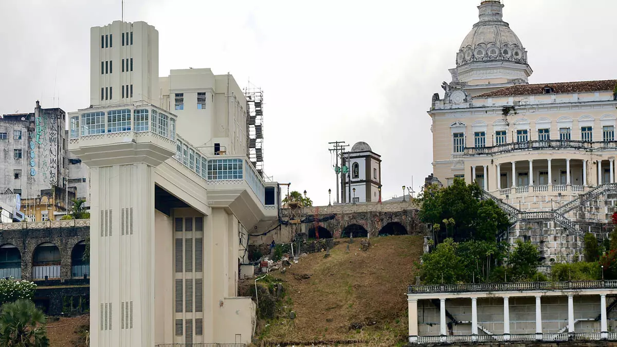 fim de semana na Bahia indica a manutenção das instabilidades no litoral até sábado (25), com redução gradual das chuvas