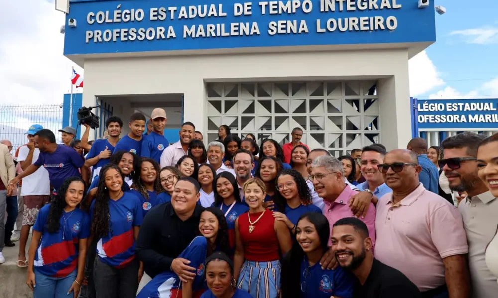 O município de Mascote recebeu, neste sábado (25), um novo colégio estadual de tempo integral no distrito de São João do Paraíso.