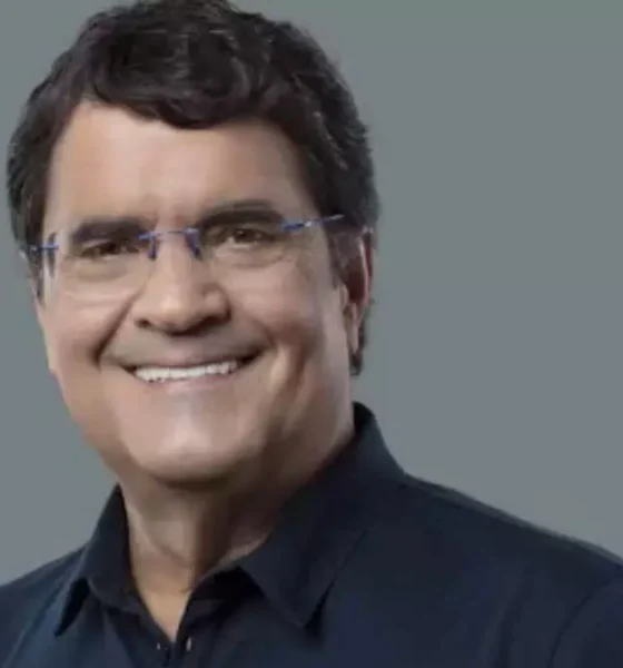 Na gravação, Neto aparece ao lado do secretário Renato Feder, que também comandou a educação do Paraná e tem origem no setor empresarial.