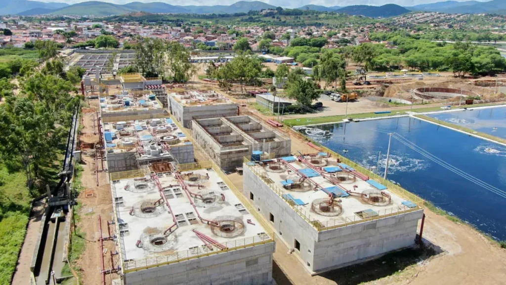 A infraestrutura de abastecimento de água potável de Jequié passa por um processo de ampliação e modernização para atender ao