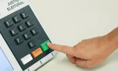 A recente divulgação da pesquisa Genial/Quaest, realizada em abril de 2026 com eleitores baianos, gerou uma onda de análises