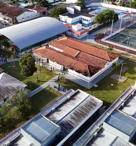 entre os mais de 800 alunos atendidos pelo Complexo Integrado de Educação Básica, Profissional e Tecnológica de Eunápolis,