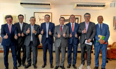 da escala 6x1 deve prever dois dias de descanso remunerado por semana, por meio da escala 5x2, além da redução da jornada semanal
