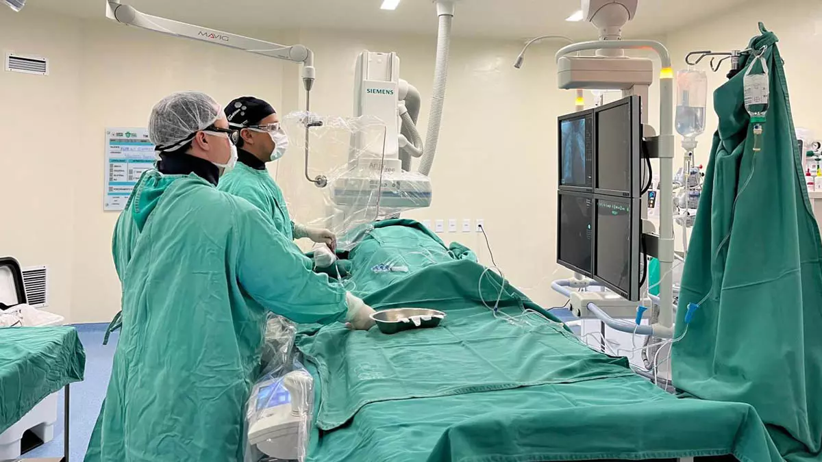 O Serviço de Hemodinâmica do Hospital Estadual Costa das Baleias (HECB), unidade da Secretaria da Saúde do Estado (Sesab) 