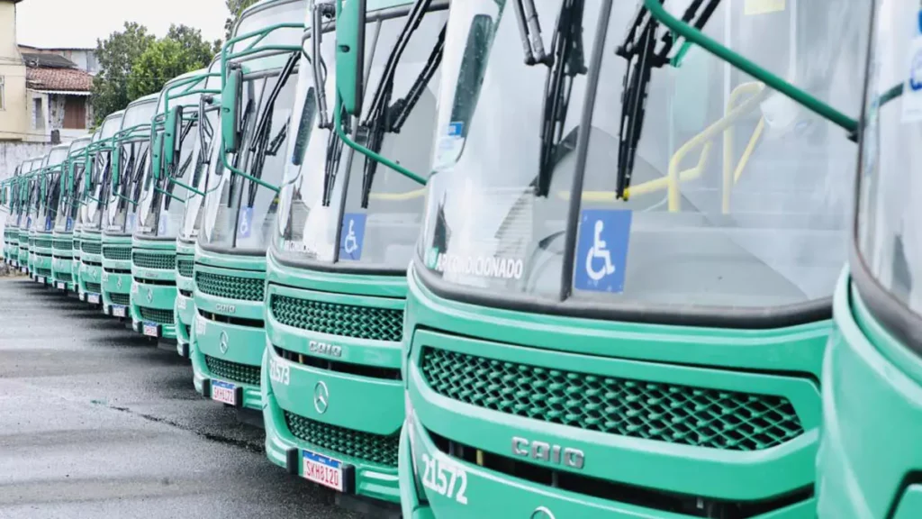 Para permitir o avanço das obras do VLT na região da BR-324, as linhas de ônibus que atendem o Terminal Águas Claras, nas proximidades