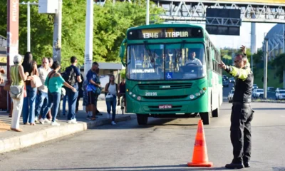 A greve dos rodoviários de Salvador foi suspensa na manhã desta sexta-feira (22), após assembleia da categoria que aprovou uma