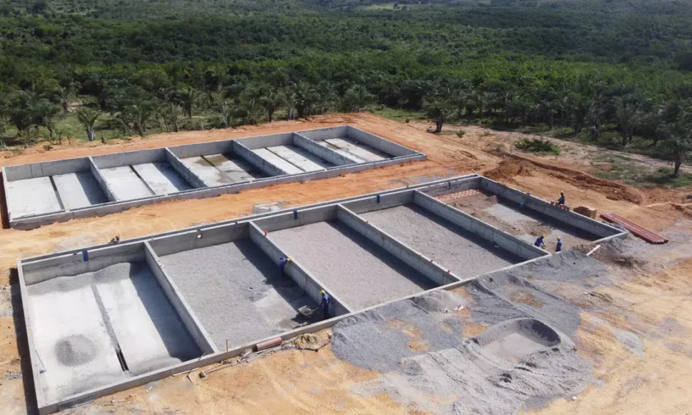 A Embasa avança com as obras de implantação do sistema de esgotamento sanitário no município de Ruy Barbosa,
