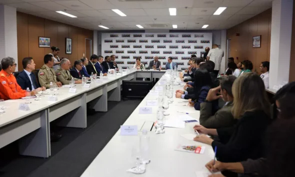 14ª reunião do Comitê de Governança. O encontro reuniu chefes dos três Poderes — Executivo, Legislativo e Judiciário — além do