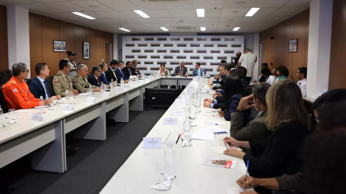 14ª reunião do Comitê de Governança. O encontro reuniu chefes dos três Poderes — Executivo, Legislativo e Judiciário — além do