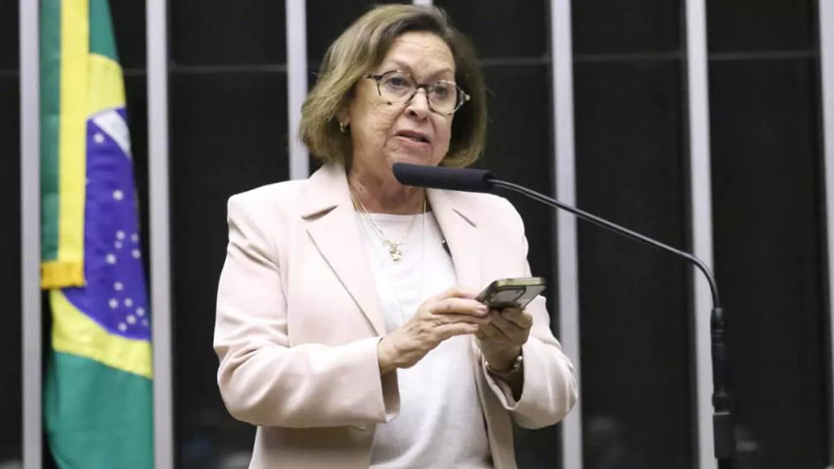 A deputada federal Lídice da Mata (PSB) denunciou que os dados do Plano Municipal de Saúde 2026–2029, elaborado pela Prefeitura de Salvador,
