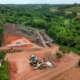 A construção de uma nova maternidade com capacidade para 117 leitos, em Lauro de Freitas, representa um reforço significativo
