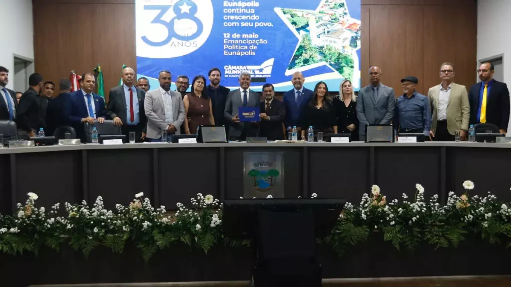 Descobrimento, o governador Jerônimo Rodrigues recebeu da Câmara Municipal a Comenda 12 de Maio e o título de cidadão eunapolitano.