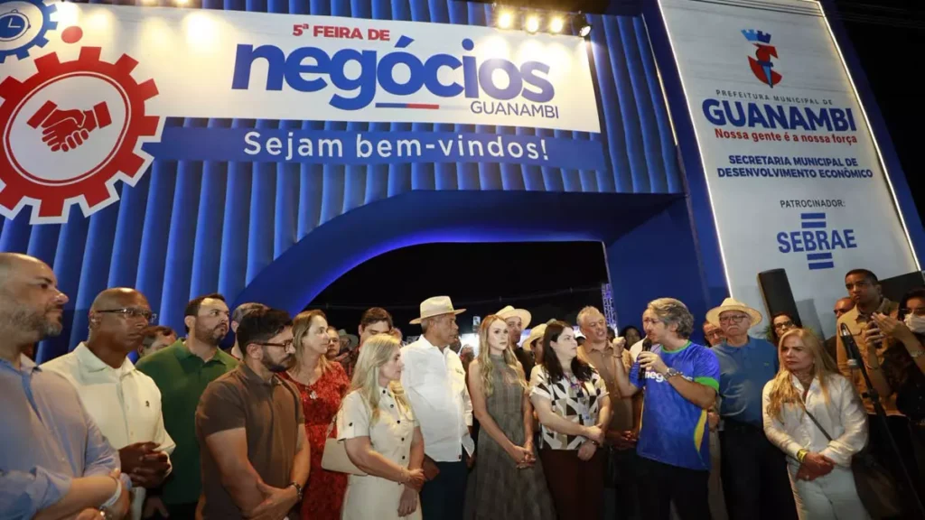 O governador Jerônimo Rodrigues participou, na noite desta quarta-feira (13), das aberturas oficiais da Expo Guanambi 2026