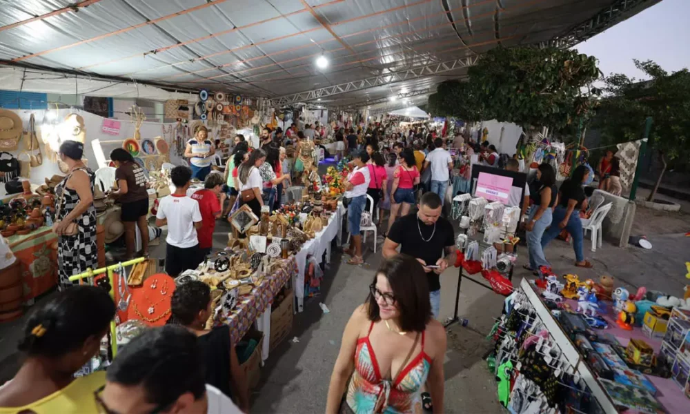 A 13ª Feira da Agricultura Familiar, Economia Solidária e Reforma Agrária do Semiárido da Bahia (FEIRAFES), realizada em Valente,