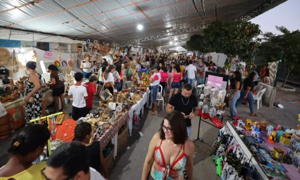 A 13ª Feira da Agricultura Familiar, Economia Solidária e Reforma Agrária do Semiárido da Bahia (FEIRAFES), realizada em Valente,