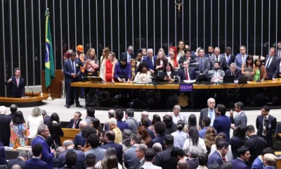 A Câmara dos Deputados aprovou, na noite desta quarta-feira (27), em dois turnos, a Proposta de Emenda à Constituição (PEC) 221/19,