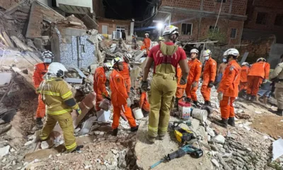 ao menos seis pessoas estavam no imóvel no momento do acidente, que ocorreu por volta das 17h. As causas do desabamento