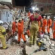 ao menos seis pessoas estavam no imóvel no momento do acidente, que ocorreu por volta das 17h. As causas do desabamento