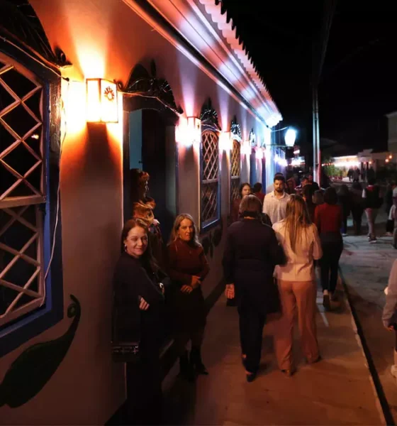 uma das mais antigas e imponentes expressões do turismo religioso católico da Bahia, voltou a iluminar as ruas históricas de Rio de Contas,