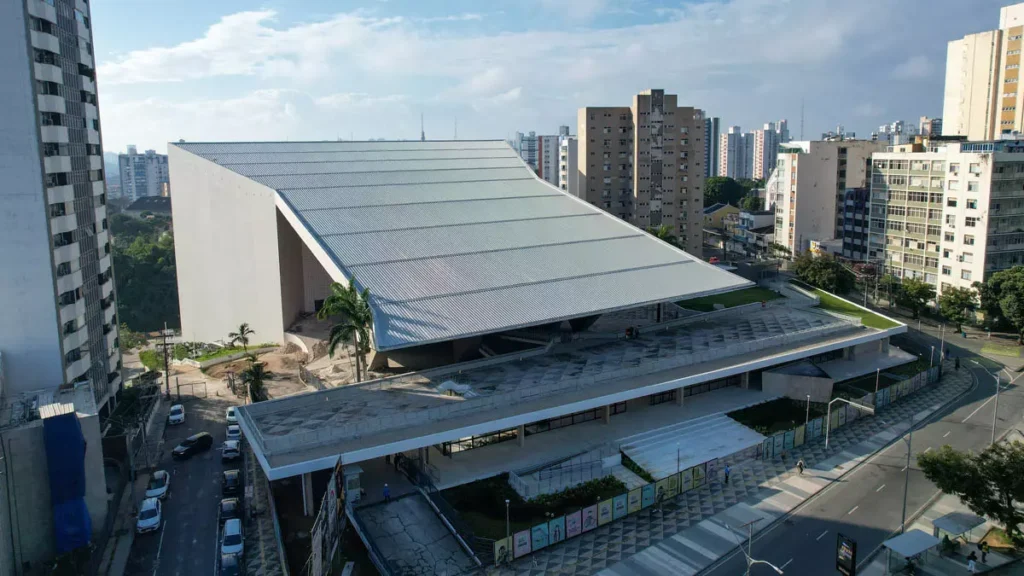 Após mais de dois anos de obras, o Teatro Castro Alves (TCA) se prepara para reabrir ao público no próximo dia 1º de julho.