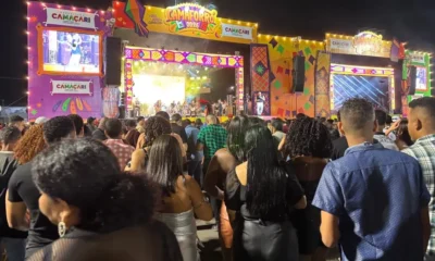distribuídas entre o Caramanchão e a Vila Maria Bonita — reunindo bandas, manifestações culturais, quadrilhas e artesanato — o Camaforró