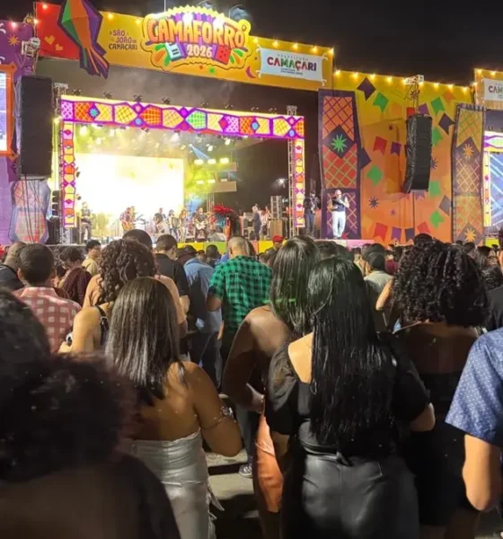 distribuídas entre o Caramanchão e a Vila Maria Bonita — reunindo bandas, manifestações culturais, quadrilhas e artesanato — o Camaforró