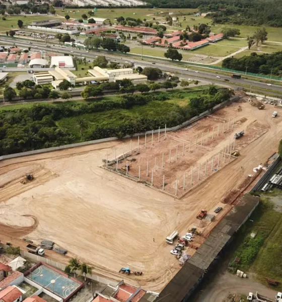 As obras do novo Centro de Distribuição Logístico da Embasa, em Feira de Santana, avançam e já ultrapassaram 30% de execução.