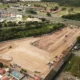 As obras do novo Centro de Distribuição Logístico da Embasa, em Feira de Santana, avançam e já ultrapassaram 30% de execução.