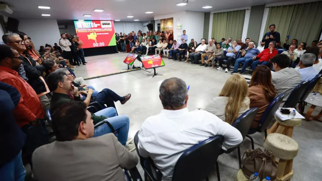 O governador Jerônimo Rodrigues se reuniu, nesta quinta-feira (4), com empresários e lideranças comunitárias de Senhor do Bonfim