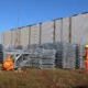 No local, chegam equipamentos e estruturas destinados à construção da Ponte Salvador-Itaparica, um dos maiores investimentos