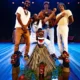O grupo baiano Cabokaji, coletivo que une música e performance para explorar ancestralidade, espiritualidade e identidades afro-indígenas em