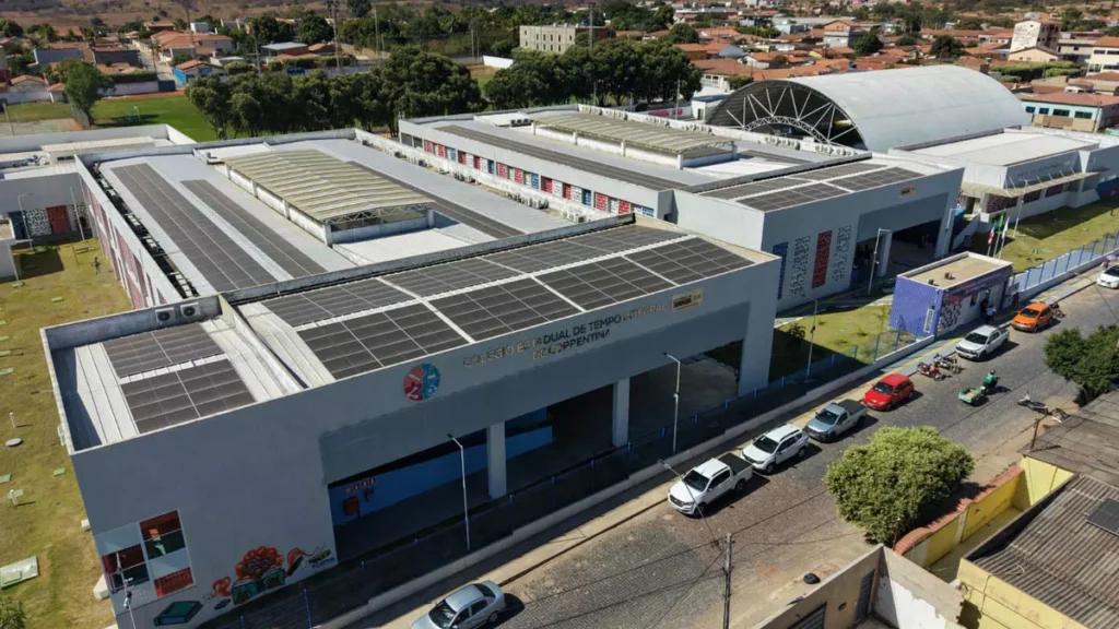 O município de Correntina, no oeste da Bahia, passou a contar, nesta terça-feira (16), com novos investimentos voltados à educação,