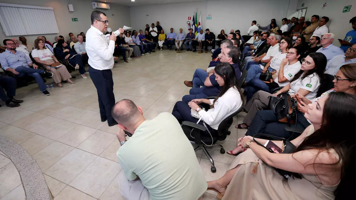 O governador Jerônimo Rodrigues reuniu-se, na quinta-feira (25), em Barreiras, com representantes do setor produtivo