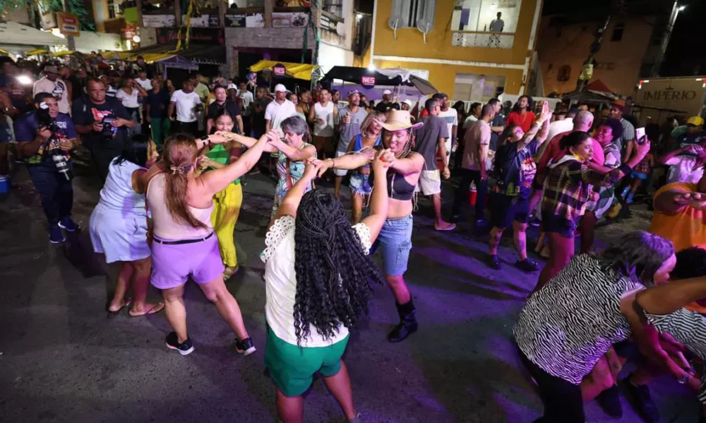 O bairro do Nordeste de Amaralina iniciou, nesta sexta-feira (26), a programação dos festejos juninos promovidos pelo Governo do Estado,
