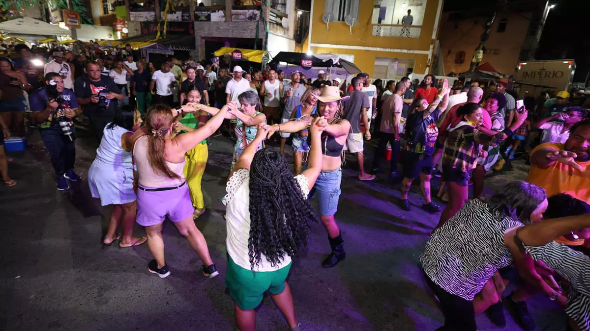 O bairro do Nordeste de Amaralina iniciou, nesta sexta-feira (26), a programação dos festejos juninos promovidos pelo Governo do Estado,