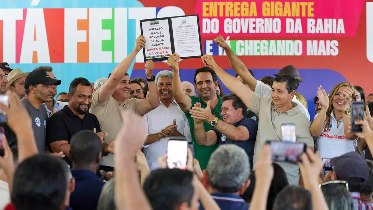 Duas importantes obras de pavimentação em Santa Maria da Vitória foram autorizadas pelo Governo do Estado neste sábado (27).