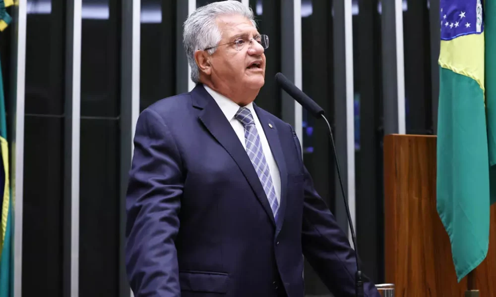 O deputado federal Bacelar (PV-BA) criticou ACM Neto e o prefeito Bruno Reis nesta terça-feira (02) e afirmou que a população de Salvador paga