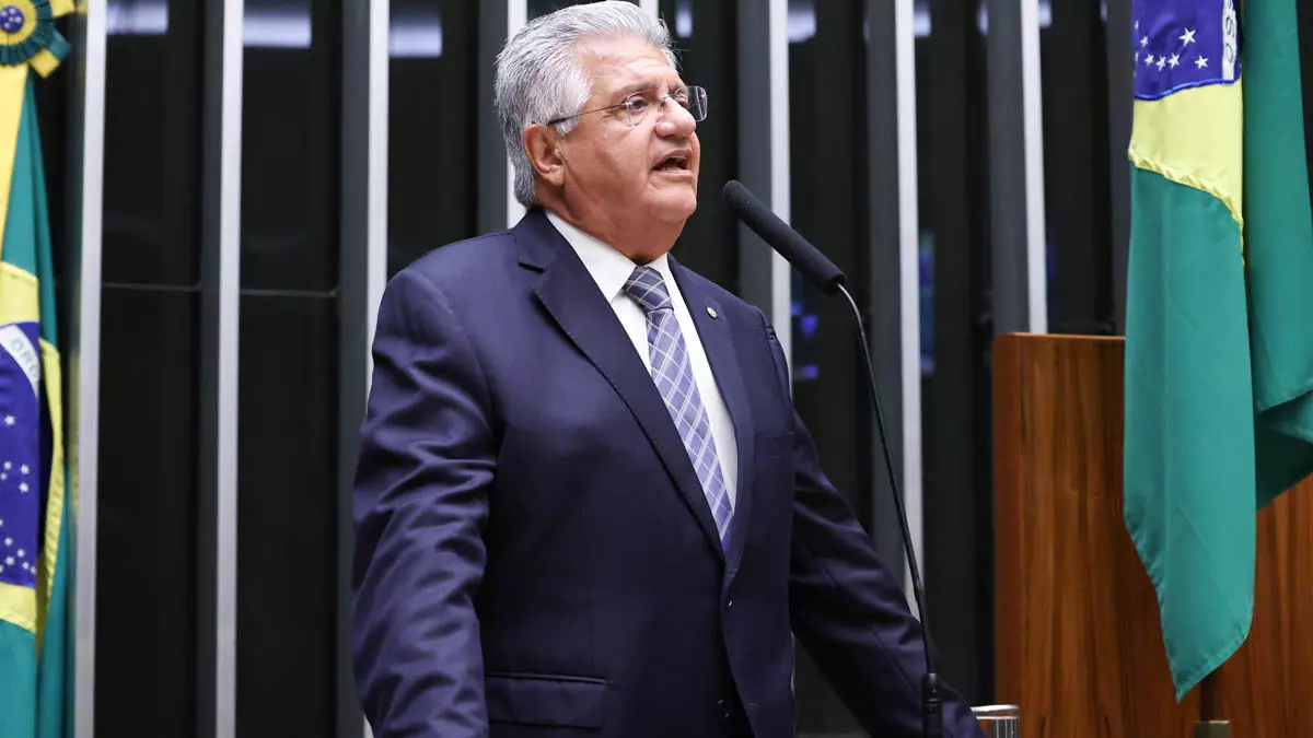 O deputado federal Bacelar (PV-BA) criticou ACM Neto e o prefeito Bruno Reis nesta terça-feira (02) e afirmou que a população de Salvador paga