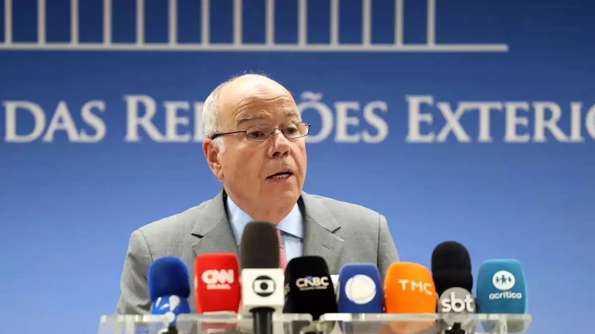 O ministro das Relações Exteriores, Mauro Vieira, afirmou que os Estados Unidos buscaram uma “capitulação” do governo brasileiro durante