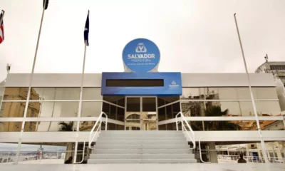 A Prefeitura de Salvador abriu inscrições para concurso público destinado ao preenchimento de cargos de professor e coordenador