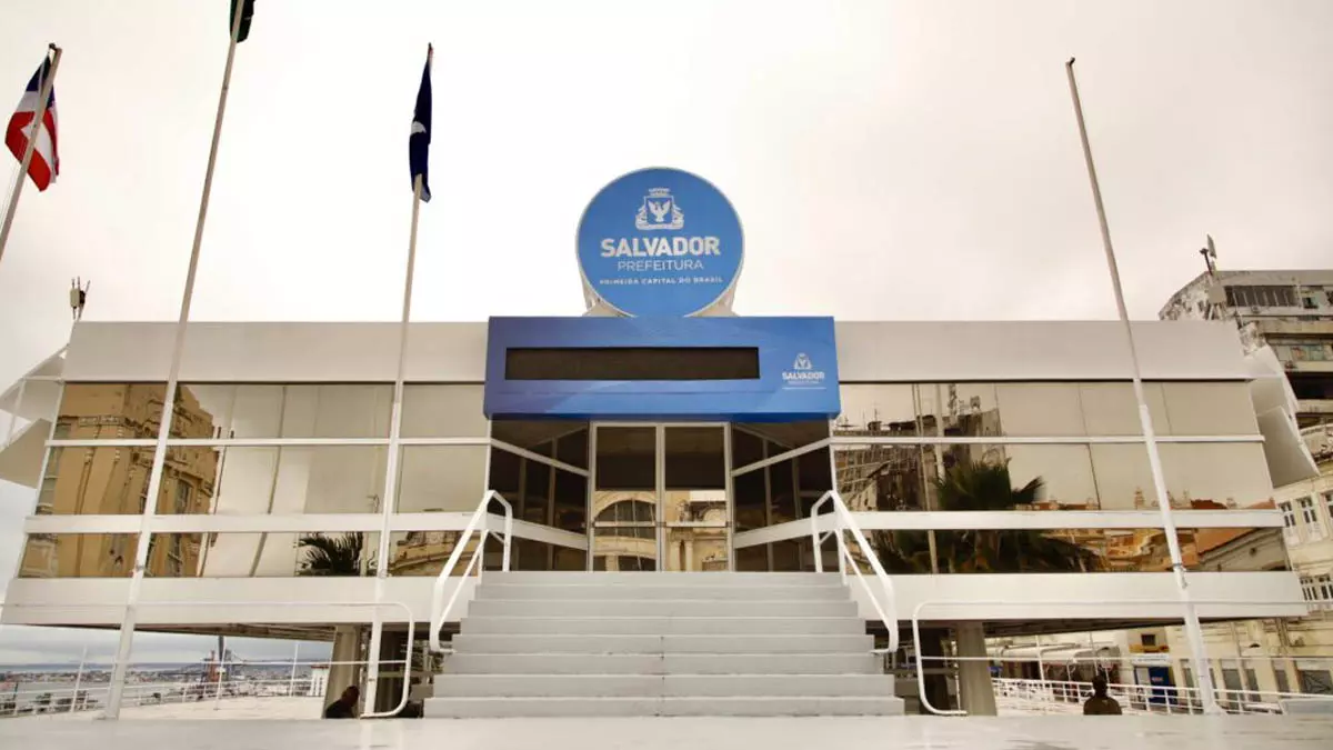 A Prefeitura de Salvador abriu inscrições para concurso público destinado ao preenchimento de cargos de professor e coordenador