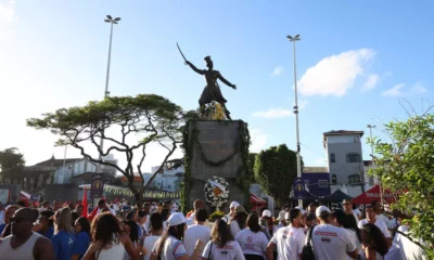 iniciado, na manhã desta quinta-feira (2), o cortejo cívico do Dois de Julho. A programação marcou mais um momento das
