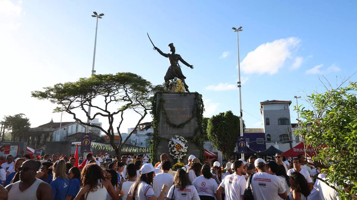 iniciado, na manhã desta quinta-feira (2), o cortejo cívico do Dois de Julho. A programação marcou mais um momento das